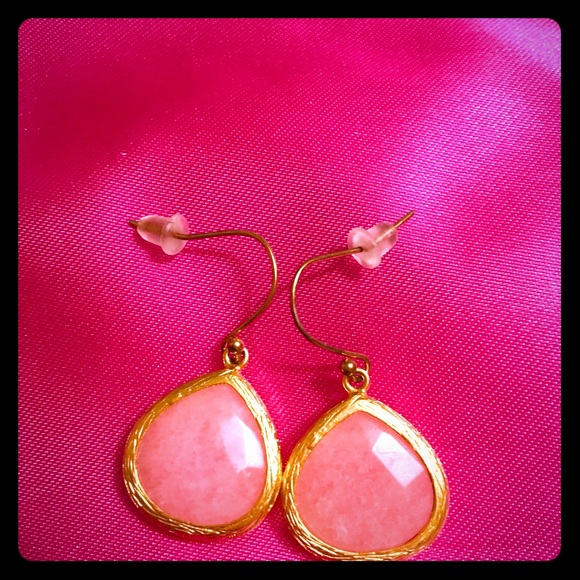 Pink earrings - Picture 1 of 2